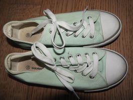 Mintgrüne Stoffschuhe von Graceland Grösse 39