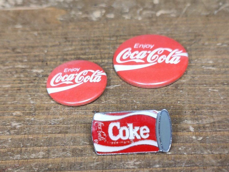 Spille & Fermagli: Wunderschöne alte COCA-COLA Broschen UND PIN – Usato da Gelterkinden venduto da MYSTOREFORYOU4460