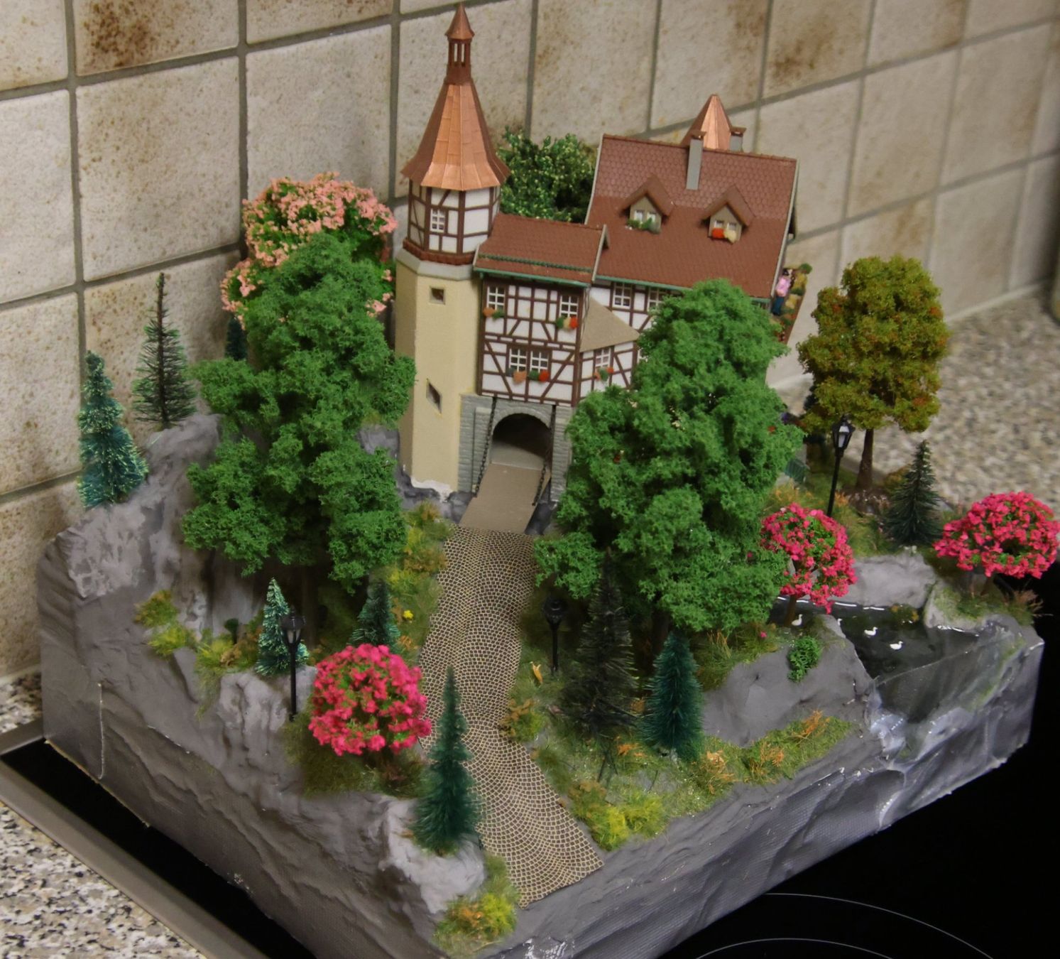 Modellini di ferrovie: Diorama Jagdschloss 1:87 H0 – Usato da Diegten venduto da dolphin04 2