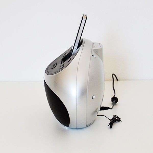 Docking station: DIKOM Docking Egg: Radio Wecker iPod/iPhone-Docking-Station – Usato da Luzern venduto da blaumaus 3