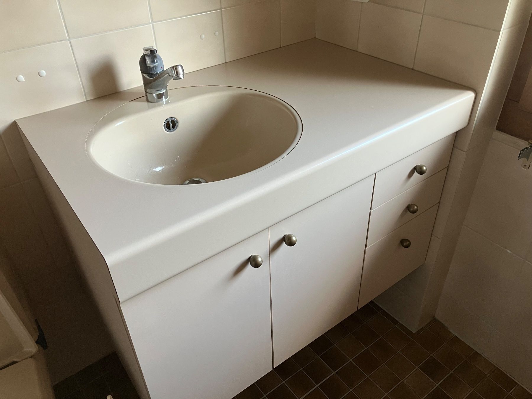 Installations & Meubles: Badezimmer-Möbel – D'occasion à Hünibach par Lasso65