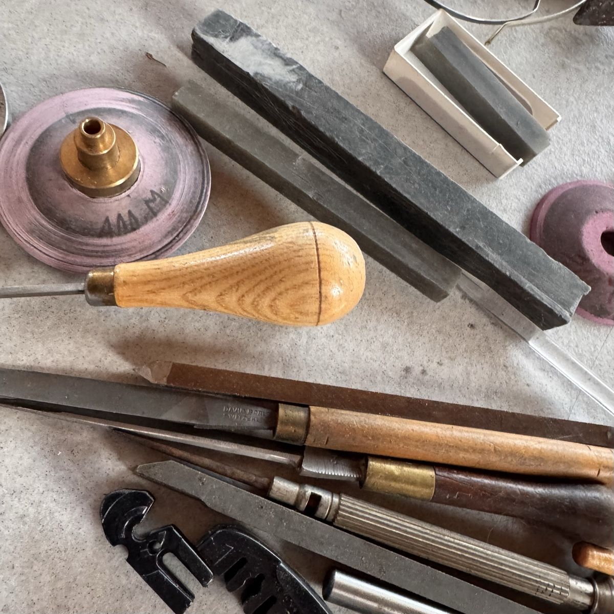 Tous les outils: Uhrmacher Watchmaker Tools and Accessories – D'occasion à Arzier-Le Muids par Avanna 4