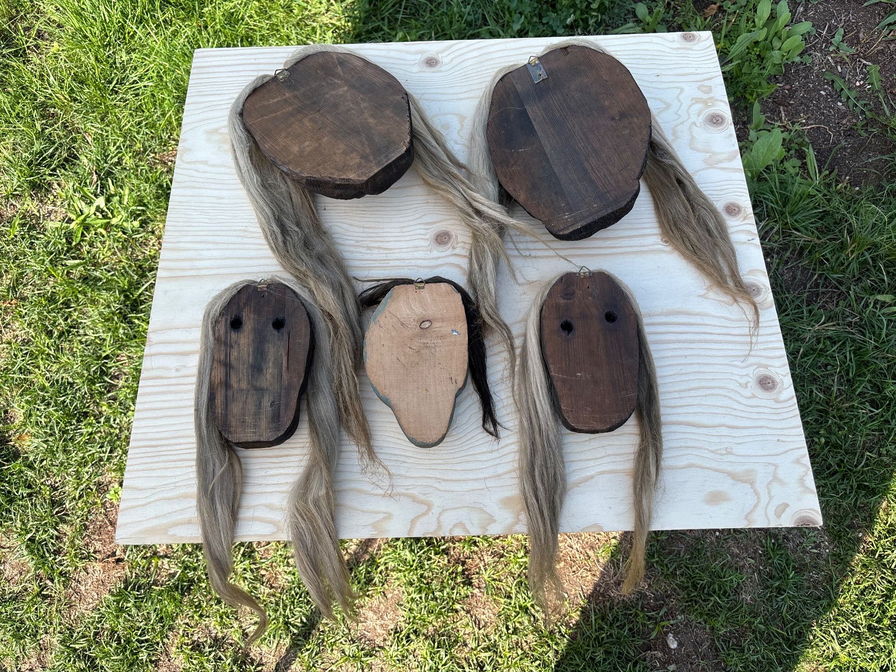 Altro in Antiquarato & Arte: 5 schöne alte Walliser Holzmasken – Usato da Feldbach venduto da Olive1 7