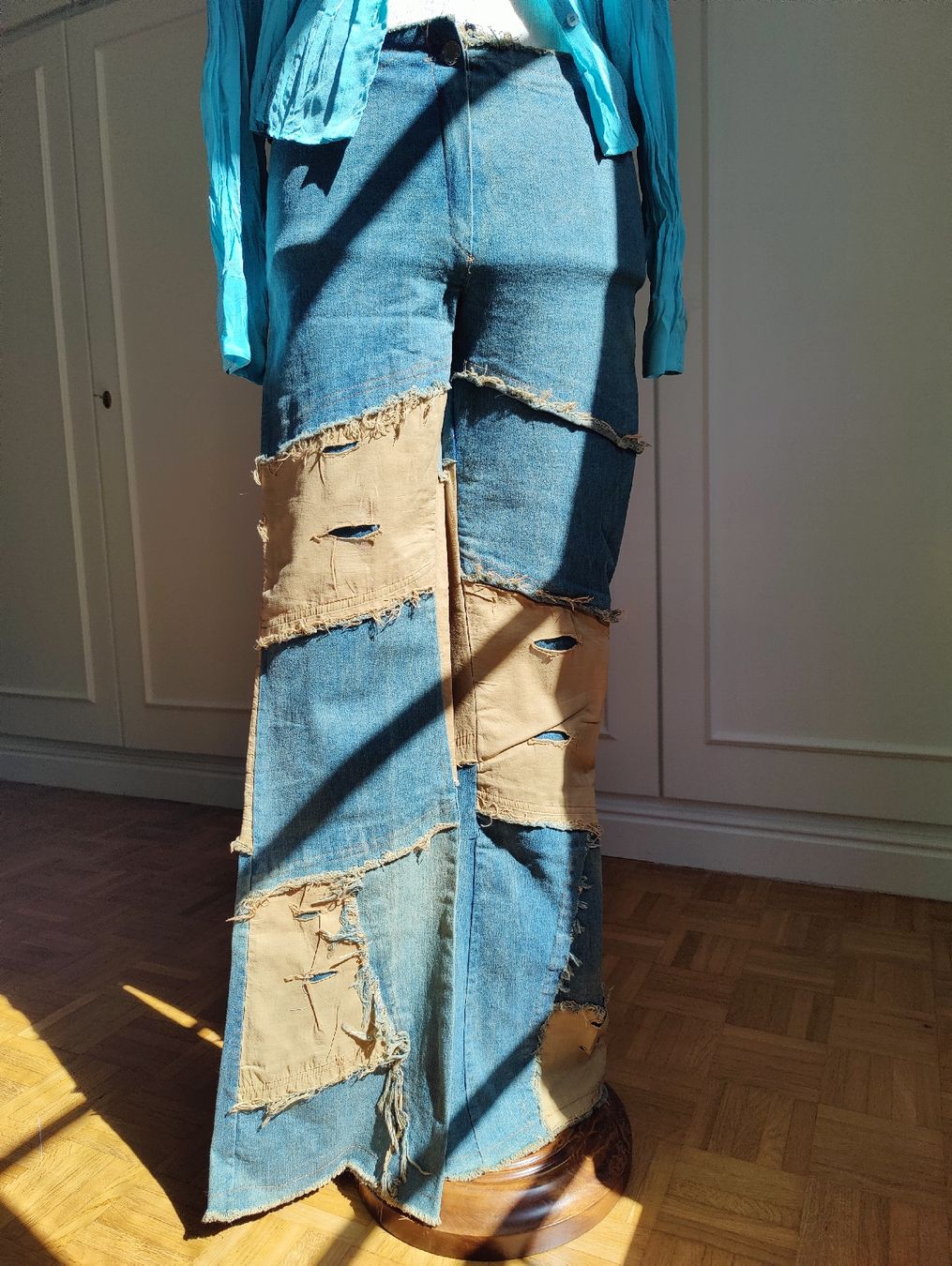 Jeans: Y2K Distressed Patchwork Flared Jeans Stretchy – D'occasion à La Tour-de-Peilz par dAutrefois 2