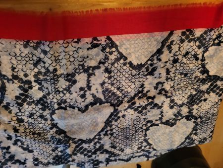 Grosses Foulard, wohl aus Baumwolle