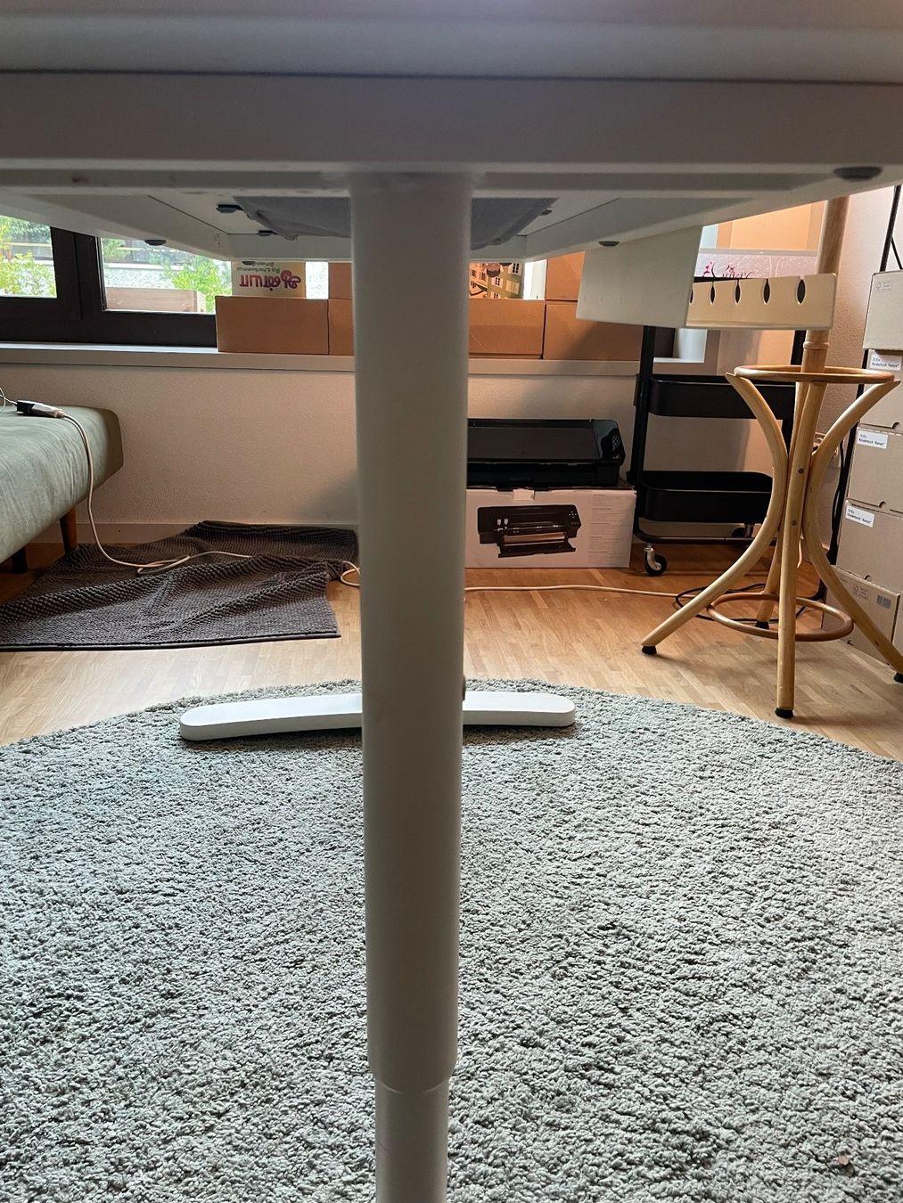 Ikea Scrivanie: Ikea BEKANT Schreibtisch – Usato da Luzern venduto da svenjawol 2