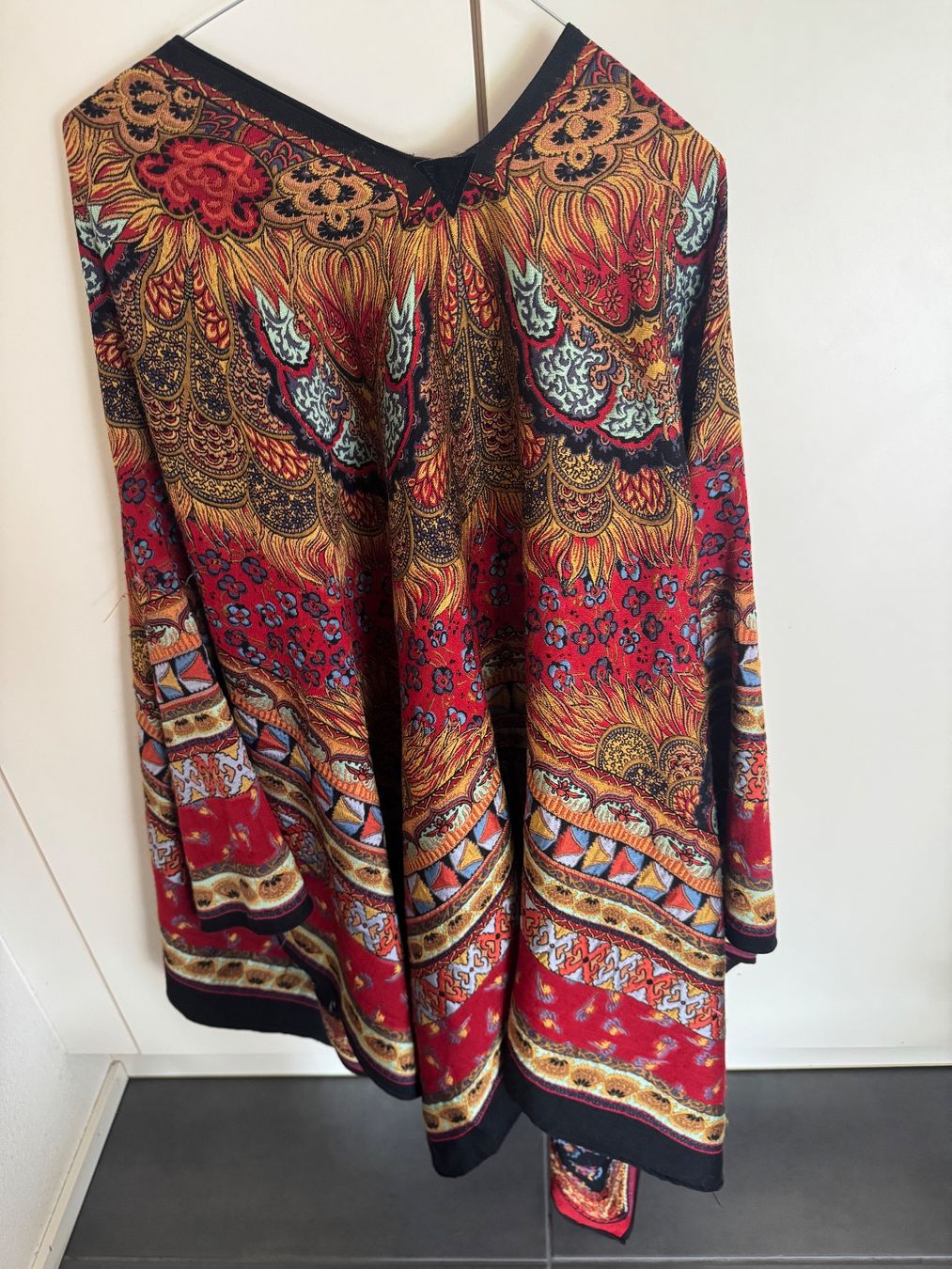 Etro Sonstige Damenmode: ETRO Cape multicolor – Gebraucht aus Oberglatt ZH von jul_nhy7 2