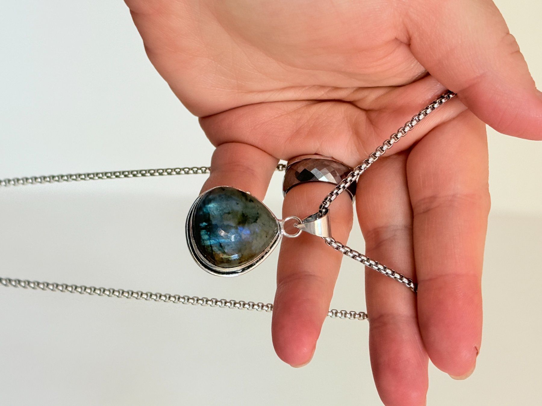 Catenine: Collier avec pendentif Labrodarit ,très tendance! – Nuovo e nell'imballaggio originale da Genève venduto da AWWA 5