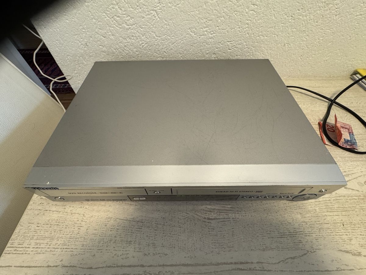 Samsung Registratori: Samsung DVD-VR300E vhs dvd recorder – Usato da Zunzgen venduto da milesdavis76 4