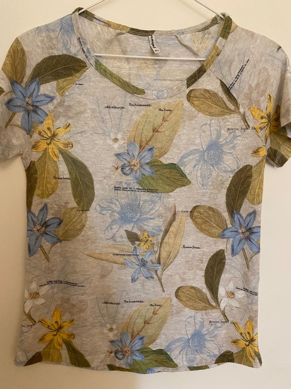 Stradivarius T-shirt: Stradivarius T-Shirt Grösse S – Usato da Cham venduto da Eliissa