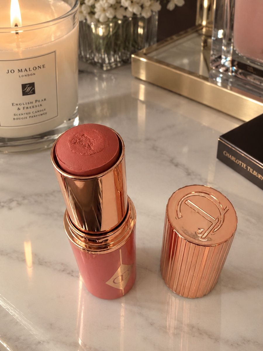 Charlotte Tilbury Make-up: Beach Stick Blush in Farbe peachy glow – Nuovo (secondo la descrizione) da Solothurn venduto da Menis-Shop1 1