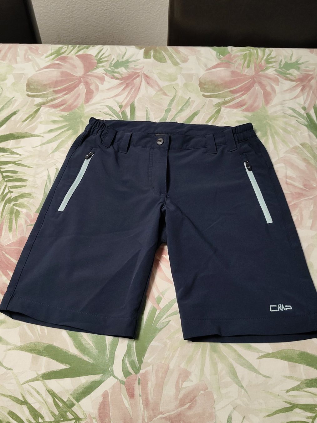 CMP Pantaloni: dunkelblaue Wander Shorts von CMP Gr. 152 – Usato da Brüttisellen venduto da kikaninchen79