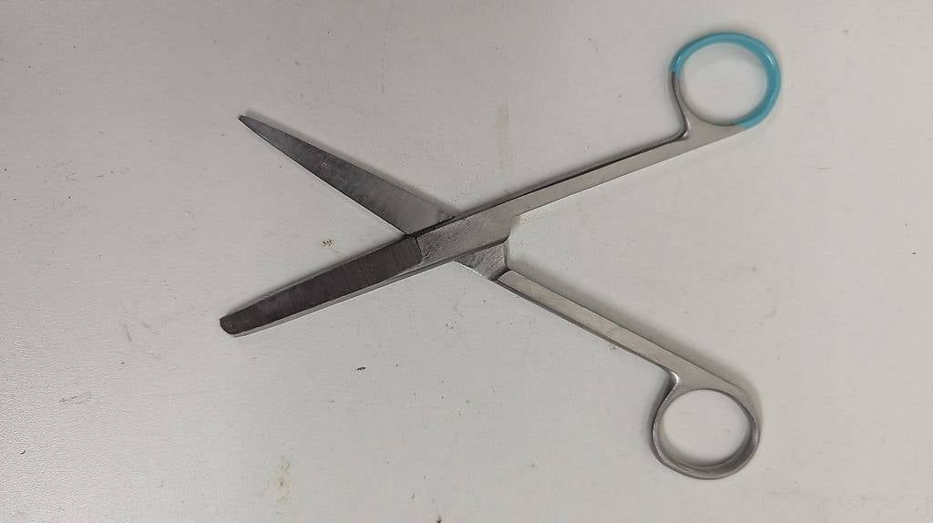 Tous les outils: Labor Schere 40 Stk gebraucht – D'occasion à Luzern par Cado12 2