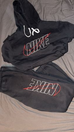 Ensemble survêtement Nike noir avec capuche Taille M