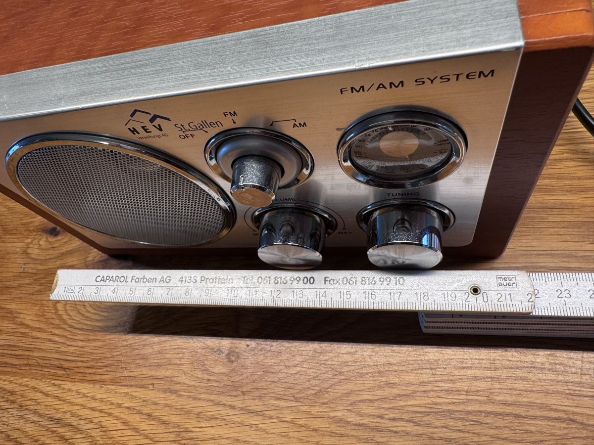 Radio: Radio FM/AM System  – Usato da Niederbüren venduto da Oetschli 3