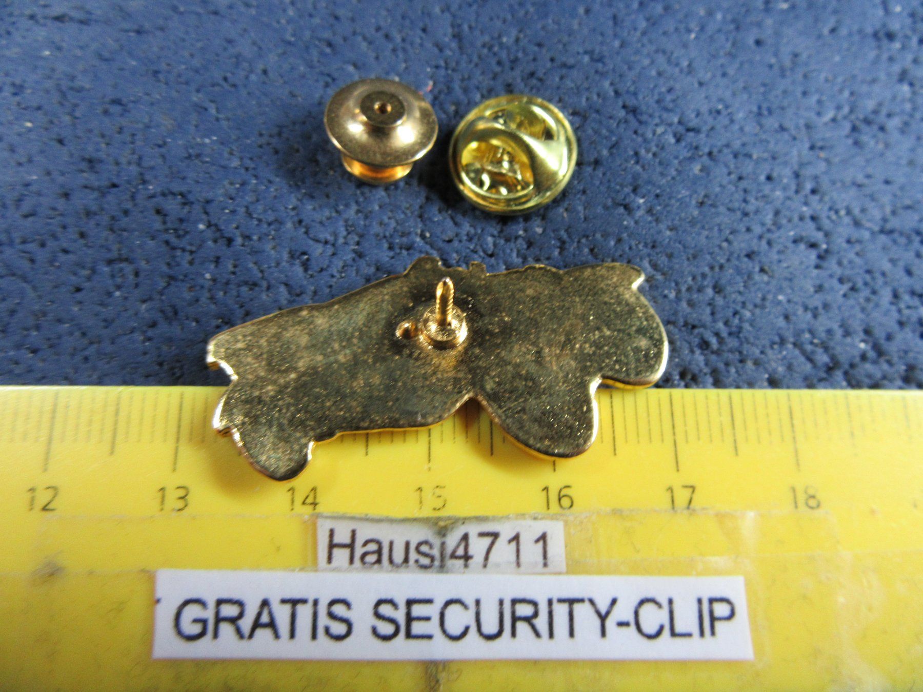 Placchette & Badge: OLDTIMER CABRIO AUTO PIN GEPRÄGT GOLDIG MIT SECURITY-CLIP – Usato da Ettingen venduto da Hausi4711 2