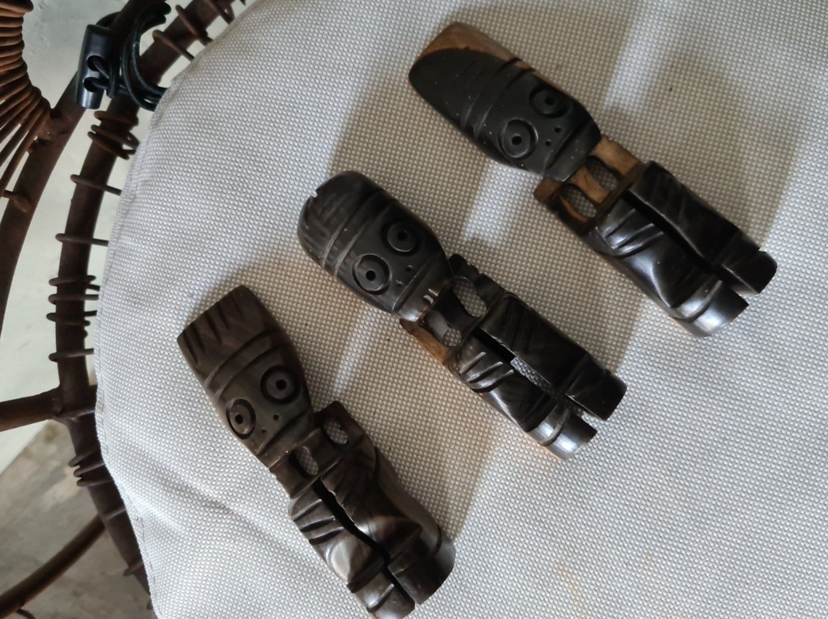 Figuren: 3 Ebany Figuren (Ebenholz) – Gebraucht aus Ebmatingen von Gelegenheit77 3