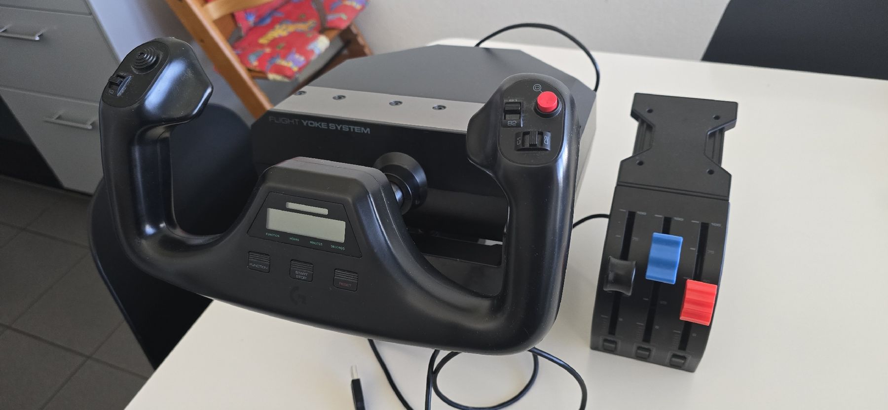 Controller: Flugsimulator Set Thrustmaster Logitech gebraucht – Usato da Baar venduto da Adrenalin86 3