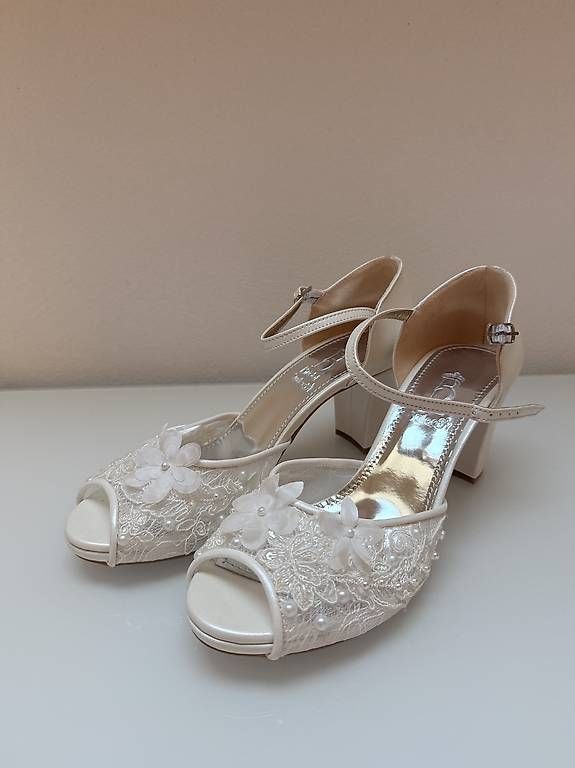 Scarpe da donna: Ungetragene Hochzeitsschuhe Gr. 40 – Nuovo e nell'imballaggio originale da Winterthur venduto da sgoldiger