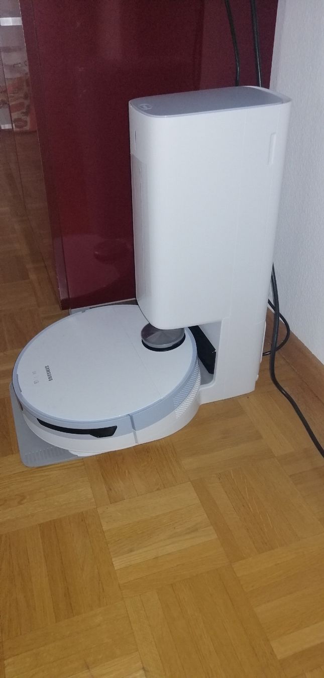 Samsung Aspirapolveri & Accessori: Samsung Saugroboter mit Absaugstation Jet Bot+ VR30T85 – Nuovo (secondo la descrizione) da Kriens venduto da Caroline_Schweiz