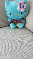 Süesses Hello Kitty Stofftier, ideal zum Kuscheln! 🧸