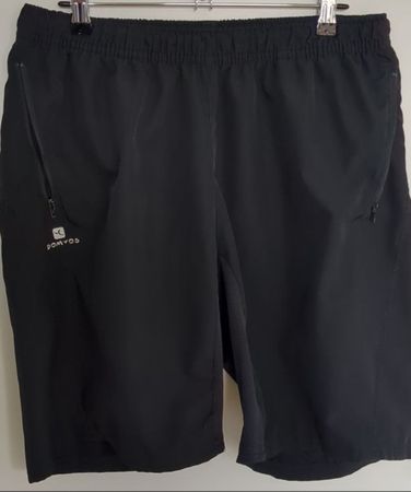 Schwarze Sport Shorts Grösse M von Decathlon