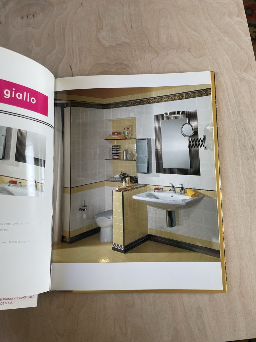 Libri: VERSACE Ceramic Design: pers. Exemplar v. Ruth Dreifuss – Nuovo (secondo la descrizione) da Bern venduto da gwe_6rck 9