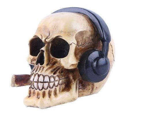 Altro in Decorazioni & Accessori: Totenkopf mit Kopfhörer & Zigarre – Nuovo e nell'imballaggio originale da Buchs SG venduto da Skullep 1