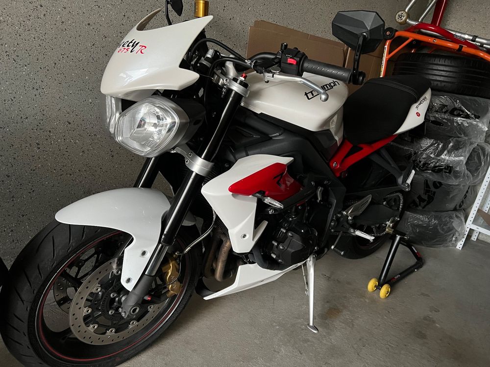 Service Kit For Triumph Street Triple 675/R (2013-2016) – Hiflofiltro/NGK Filters & Plugs