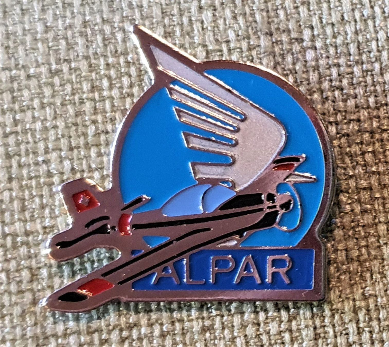 Placchette & Badge: I535 - Pin Ehemalige schweizerische Fluggesellschaft Alpar – Usato da Reinach BL venduto da Boston-Verkauf