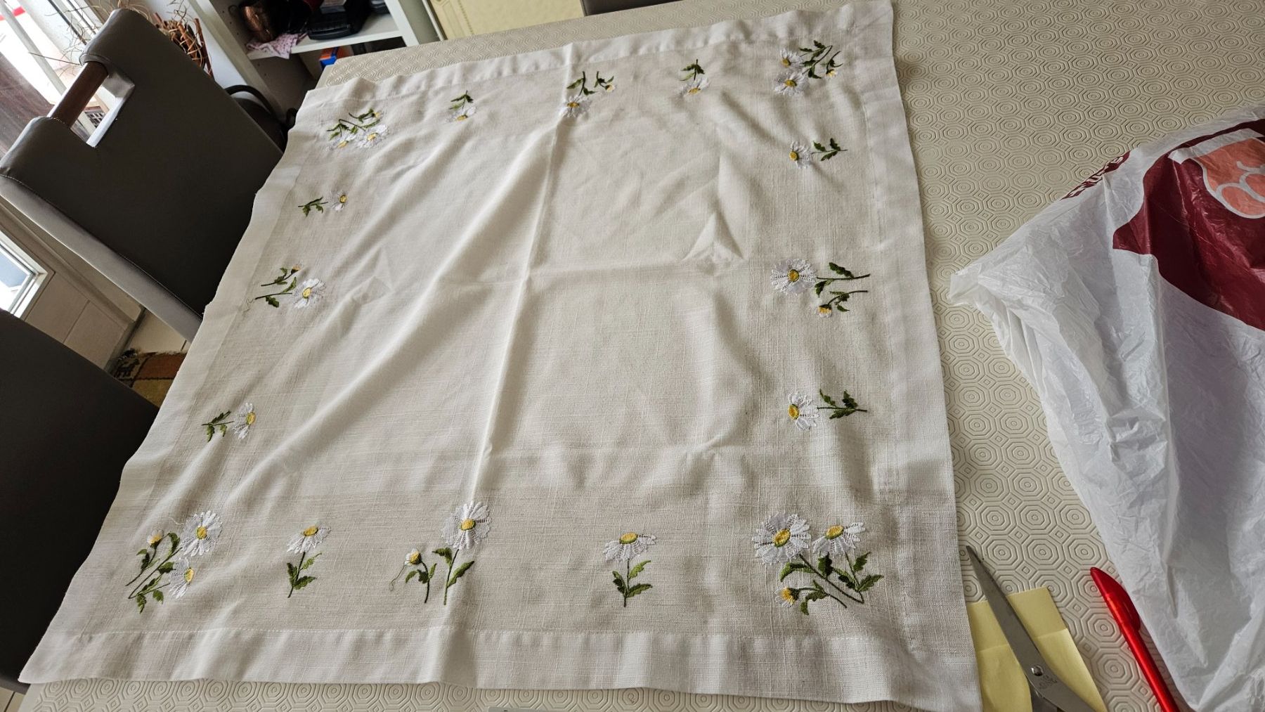 Altra biancheria da tavola: Tovaglia floreale 82x86 cm – Usato da Melano venduto da H-Sara
