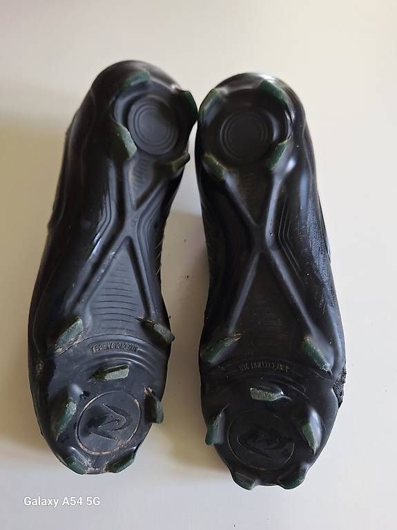 Nike Scarpe per ragazzi: Fussballnockenschuhe Nike Grösse 41 – Usato da Schinznach-Dorf venduto da StoepfiR 2