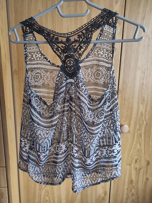 Top: Träger-Shirt – Usato da Winterthur venduto da Lisa123456789 2
