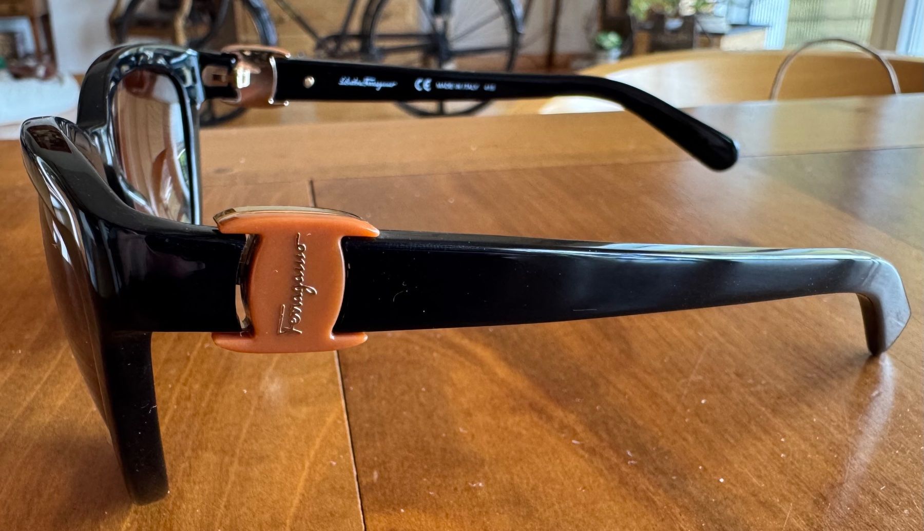 Salvatore Ferragamo Occhiali & Lenti: Lunettes de soleil Ferragamo – Usato da Bulle venduto da Math2601 1