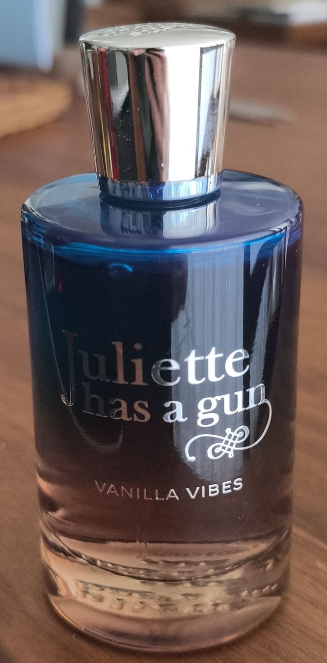 Profumi & Eau de Toilette: Juliette Has A Gun Vanilla Vibes Parfum 100ml – Usato da Untersiggenthal venduto da Griblo