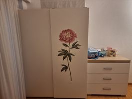 Kinderkleiderschrank weiss mit Blumenmotiv guter Zustand