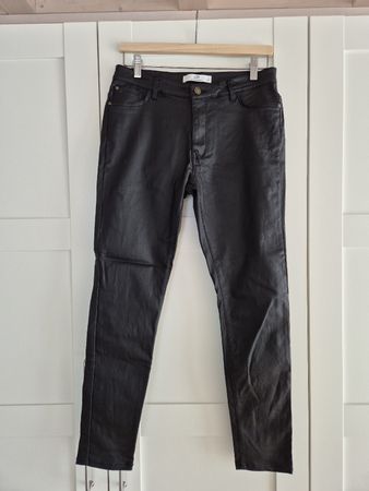 Schwarze Leder-Hose, Grösse L, klein geschnitten, neuwertig