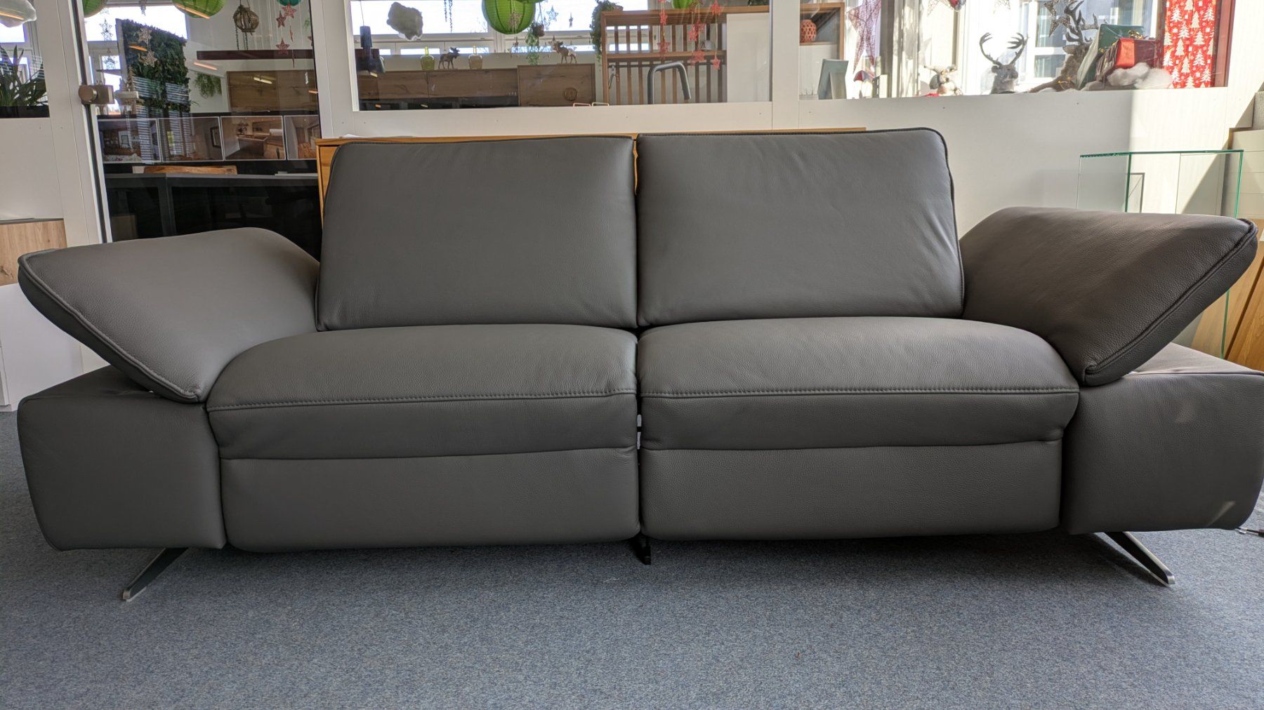 Himolla Divani: Ledersofa 2-plätzig, mit elektrischer Verstellung – Nuovo (secondo la descrizione) da Einsiedeln venduto da Moebel-Huus 1