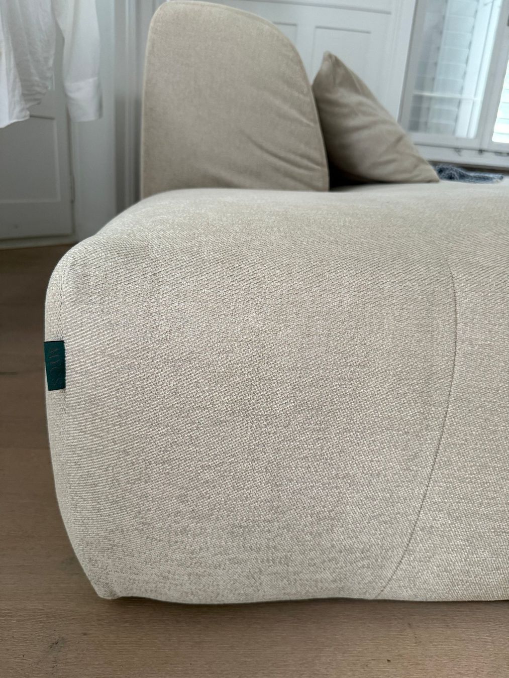 Sofas: MYCS Ecksofa PYLLOW cremeweiss – D'occasion à Zürich par lea_9s5y 2