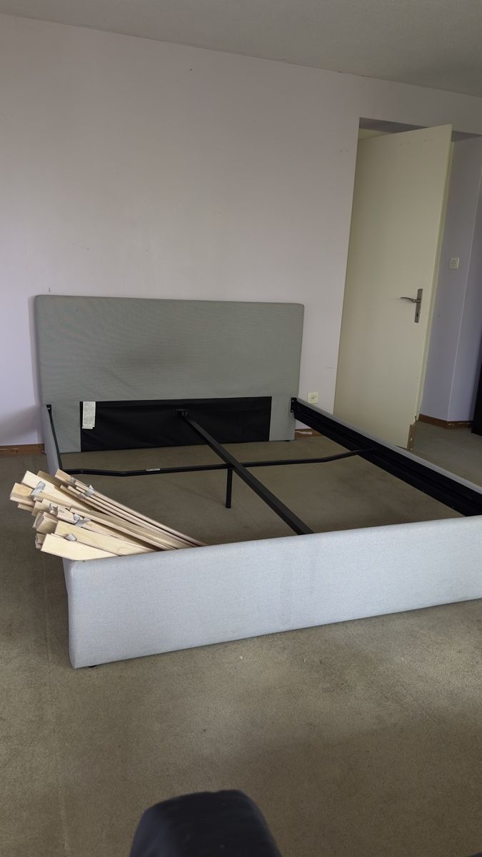 Betten: Bed frame with headboard, light grey, used – Gebraucht aus Uetikon am See von jur_lqy9 5