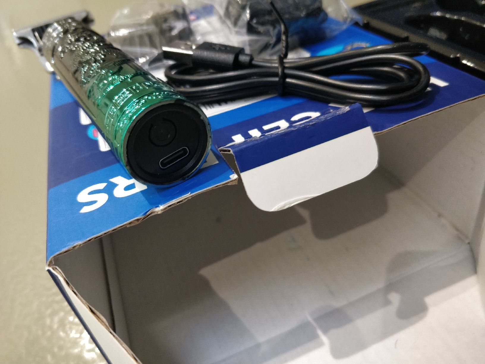 Schneiden: Haarschneider / Barttrimmer mit USB-C Ladeanschluss  – Gebraucht aus Flawil von rcnkr 4