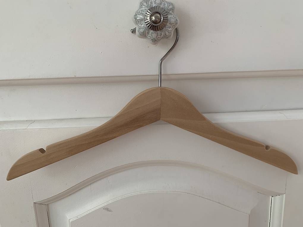 Appendiabiti: Kleiderbügel Holz klein – Usato da Otelfingen venduto da che_26d5