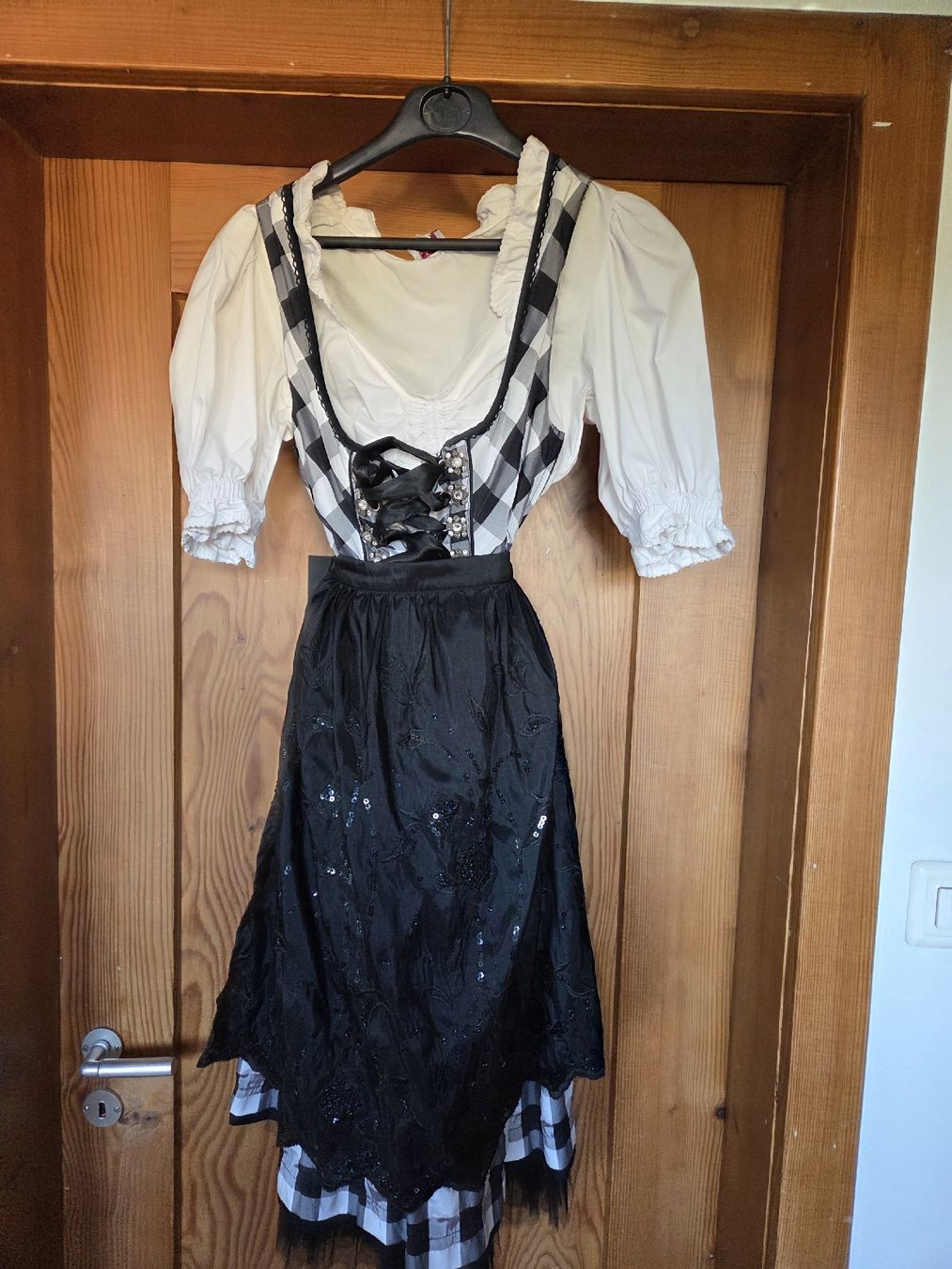 Robes: Dirndl Marjo Grösse 36  – D'occasion à Boniswil par Motze0 1
