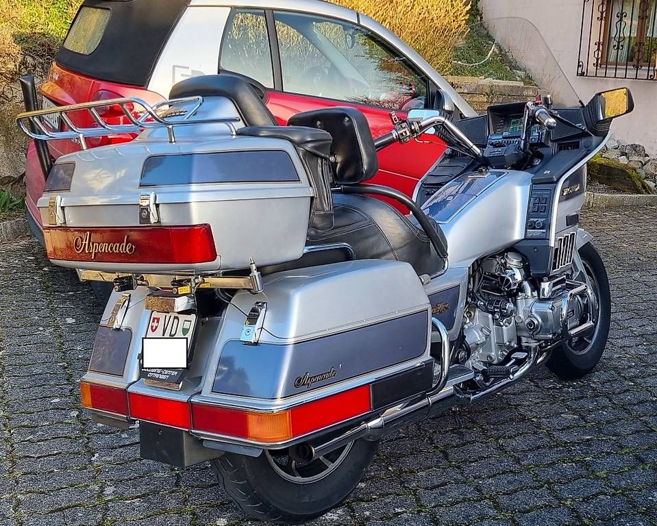 Touring: Honda Goldwing vétéran – Usato da Penthaz venduto da Jyga 1