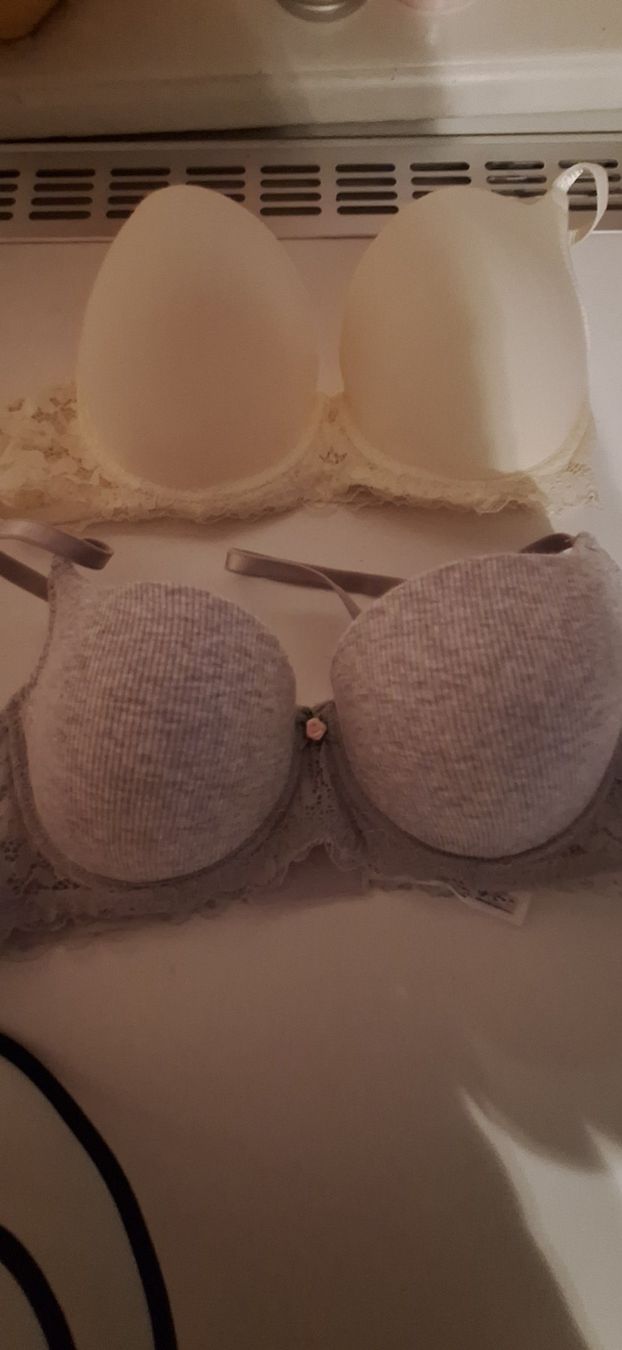 Primark Altra biancheria intima: Neu: 2 BH's grau/gelb 80C – Nuovo e nell'imballaggio originale da Männedorf venduto da Livingston
