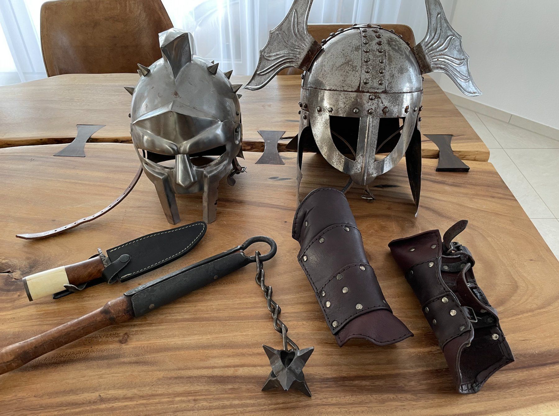 Costumes: Gladiator und Ritter Kostüme – D'occasion à Dagmersellen par Arcticsnow2017