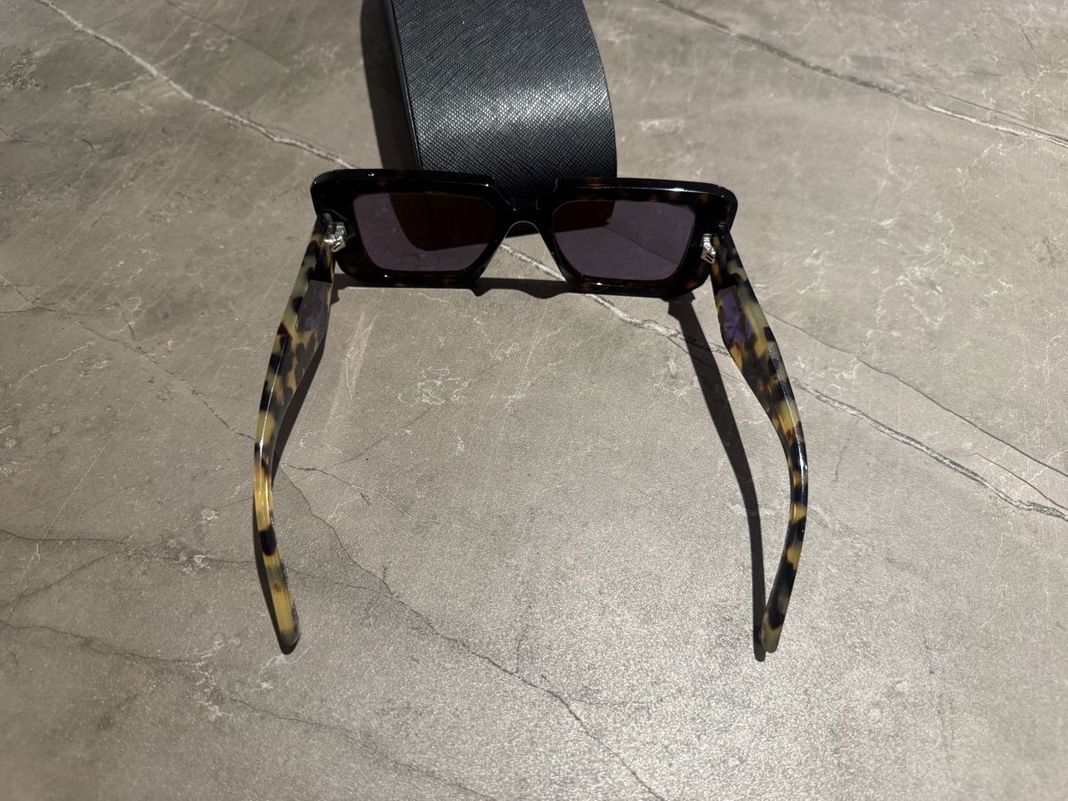 Prada Lunettes & Verres: Prada Sonnenbrille Bicolor Damen – D'occasion à Schindellegi par leo_7s6q 3