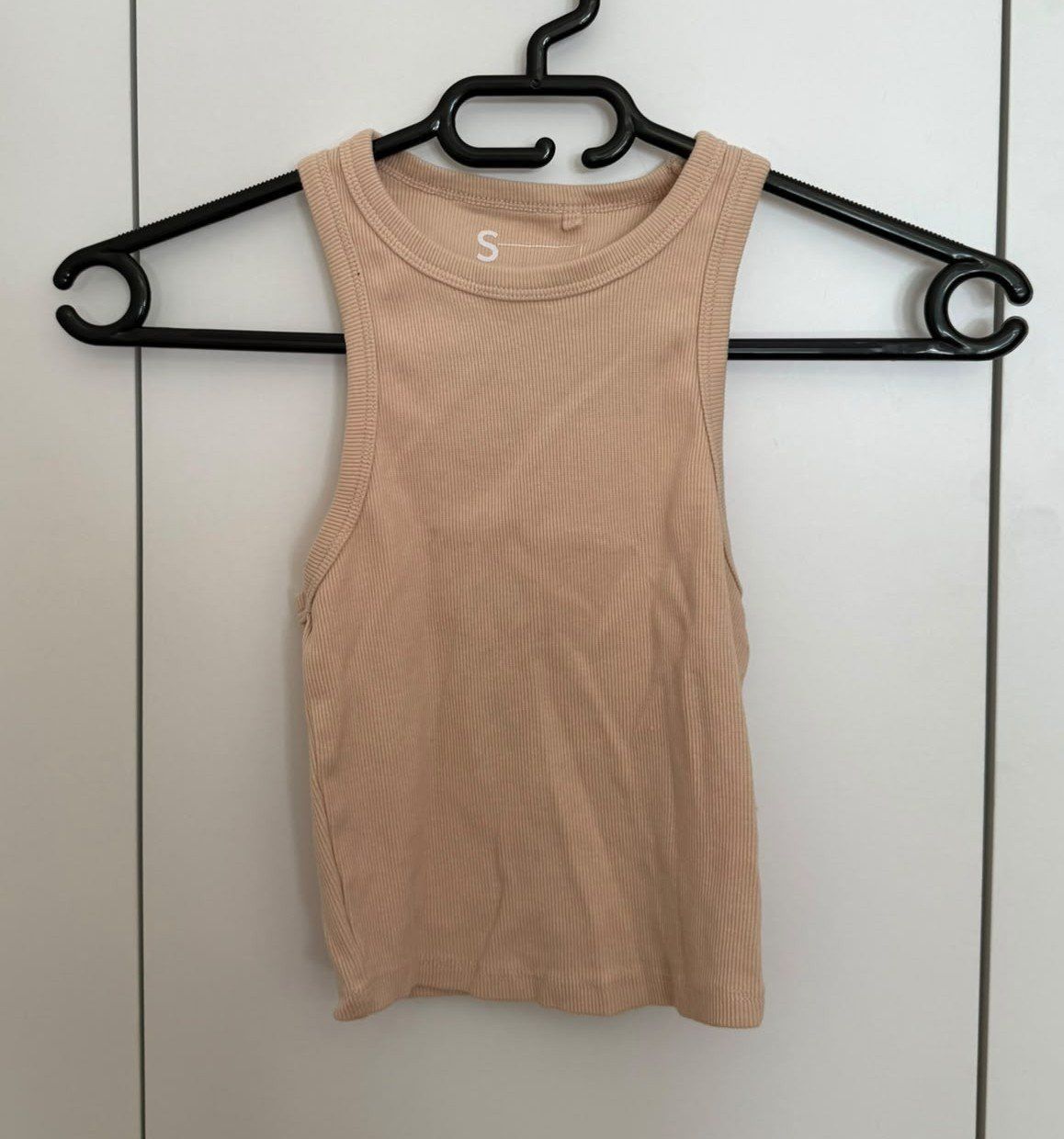 Top: Ripp Crop Top beige Grösse S – Nuovo (secondo la descrizione) da Fällanden venduto da ala_k7vk