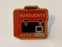 1 Pin Marguerite Marie Schulsack