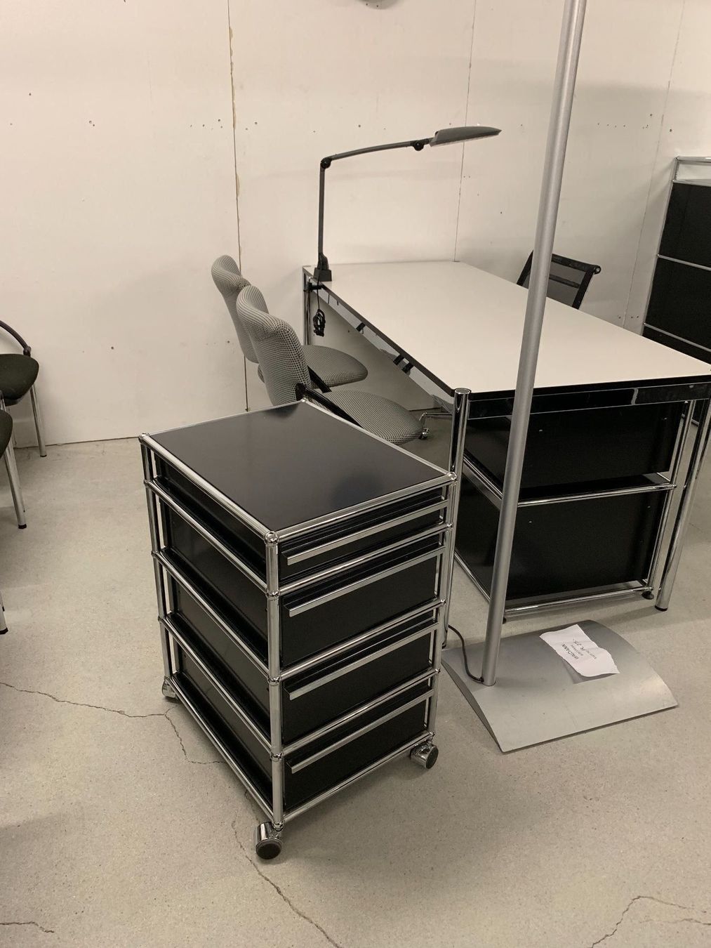 USM Kommoden: Usm Korpus Mit 4 Schublade Lief Gratis – Gebraucht aus Thun von Thuno6
